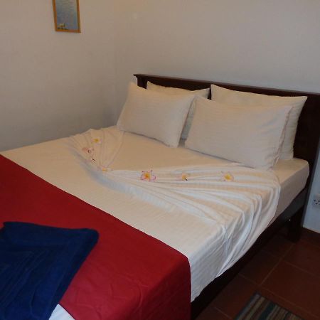 Explore Hostels Negombo Kochchikade 외부 사진