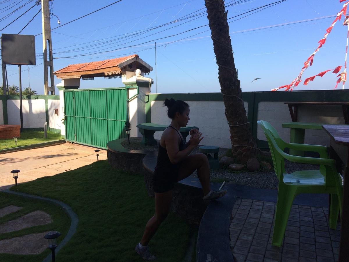 Explore Hostels Negombo Kochchikade 외부 사진