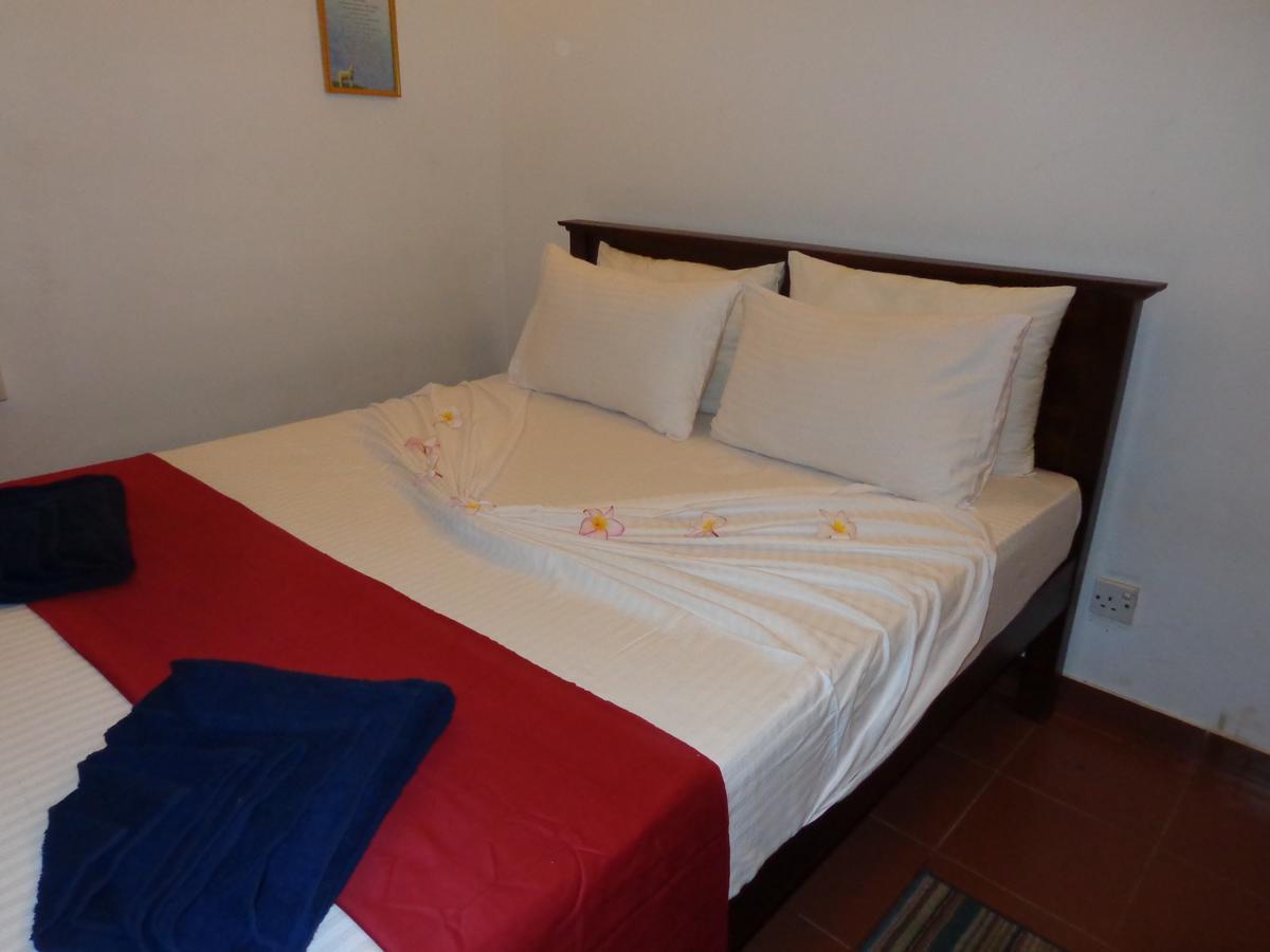 Explore Hostels Negombo Kochchikade 외부 사진