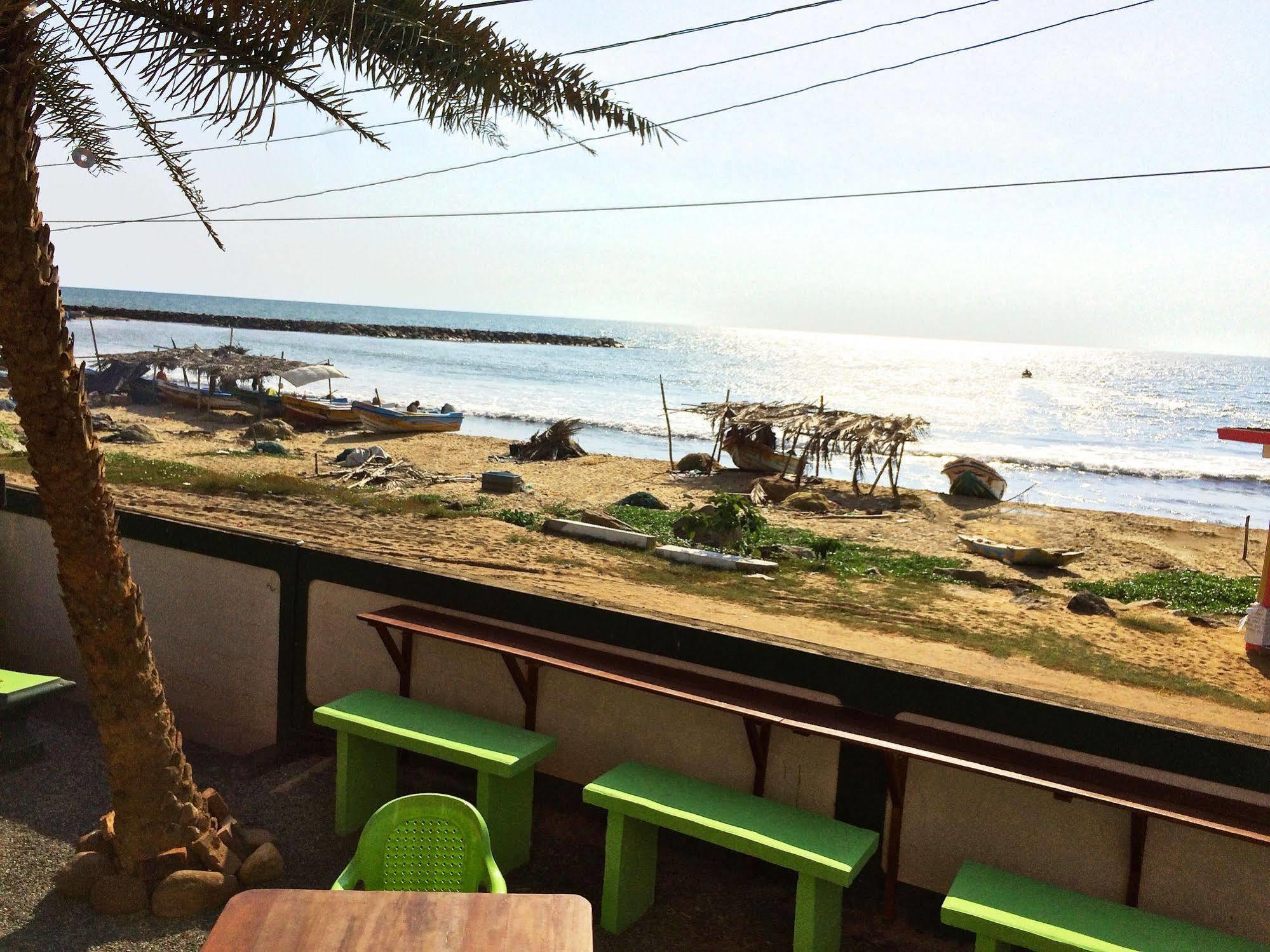 Explore Hostels Negombo Kochchikade 외부 사진
