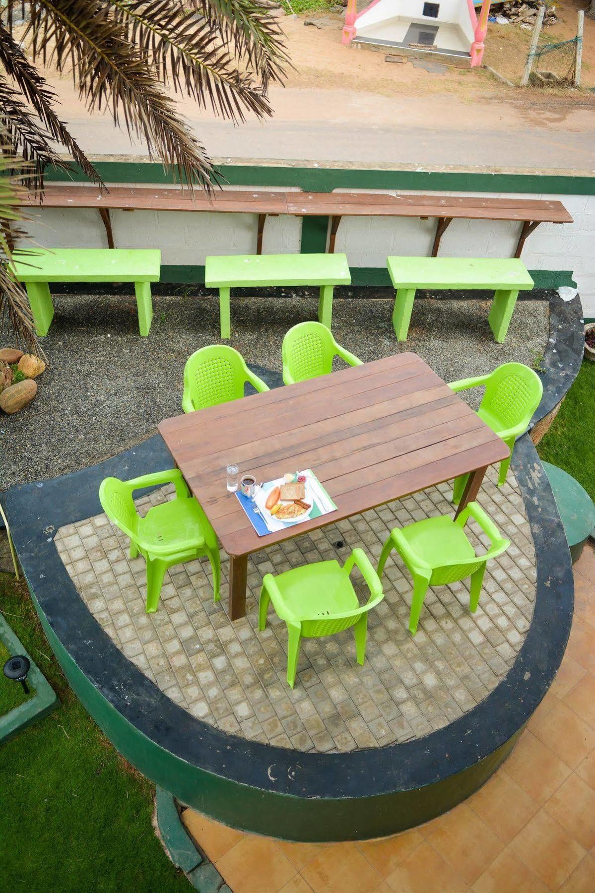 Explore Hostels Negombo Kochchikade 외부 사진