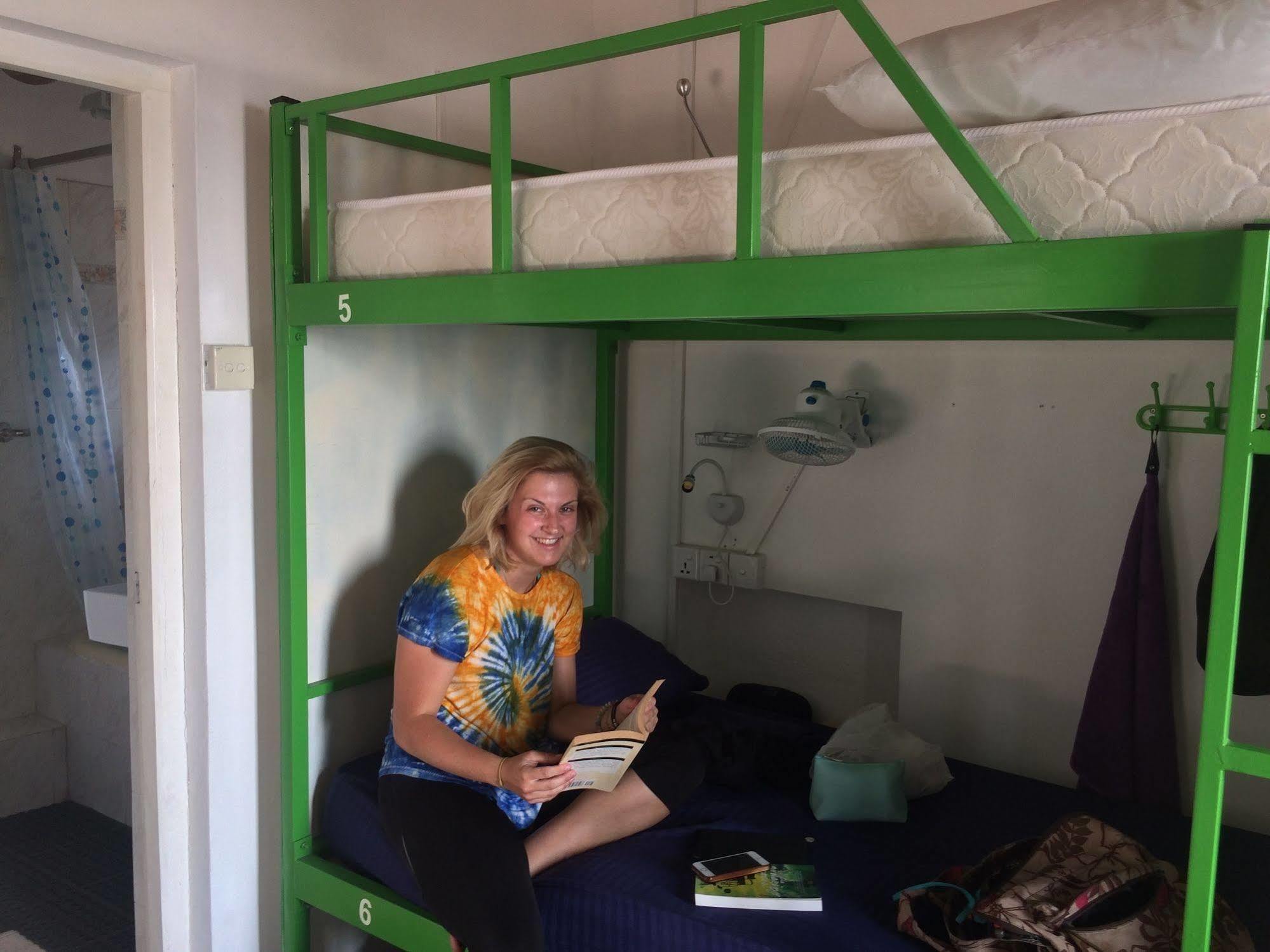 Explore Hostels Negombo Kochchikade 외부 사진
