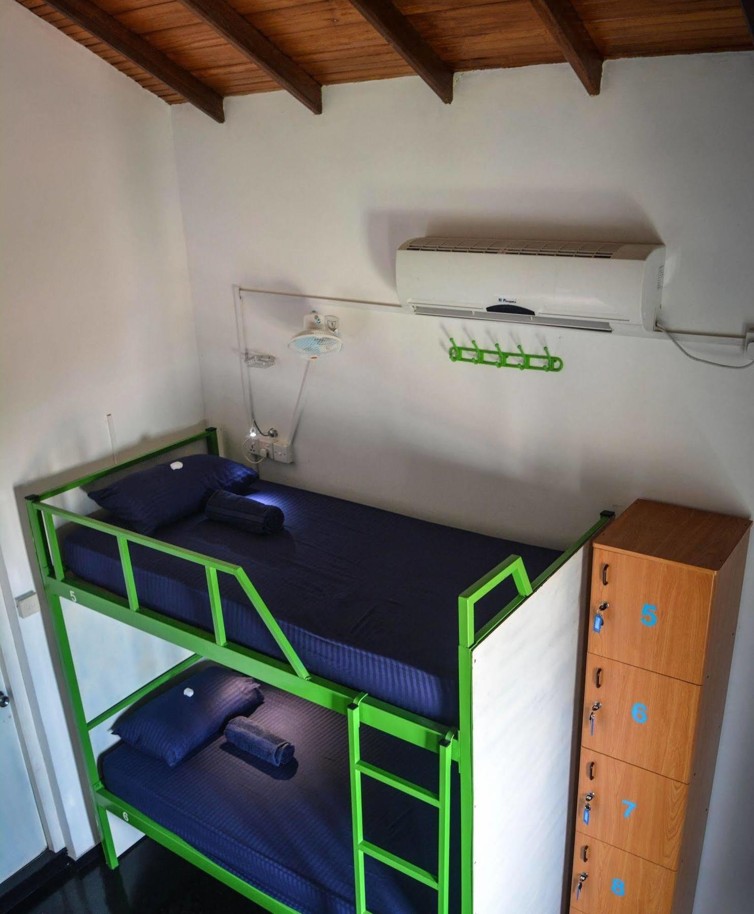 Explore Hostels Negombo Kochchikade 외부 사진