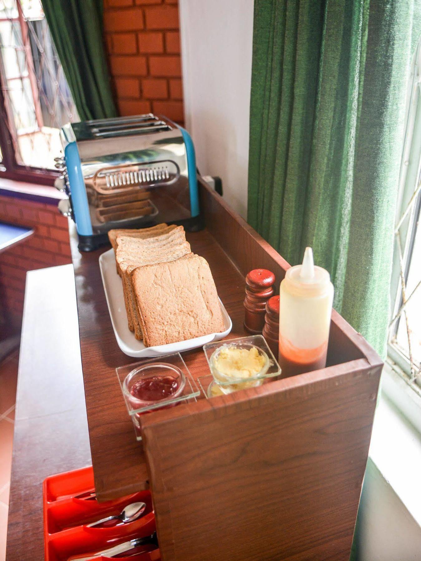 Explore Hostels Negombo Kochchikade 외부 사진